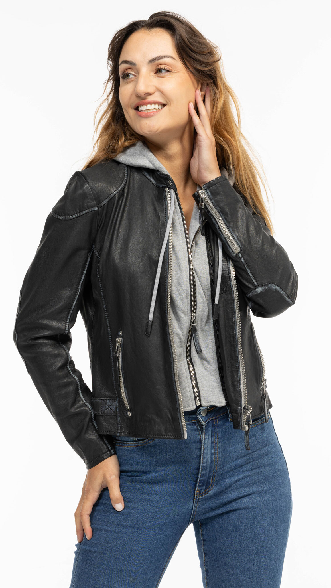 CG25-Femmes-Finja-Noir-0921