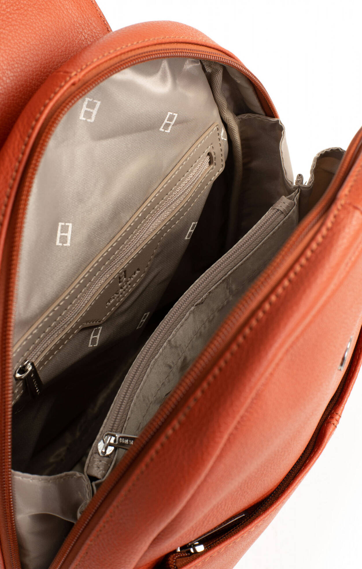 sac-a-dos-en-cuir-de-vachette-462345 orange 4