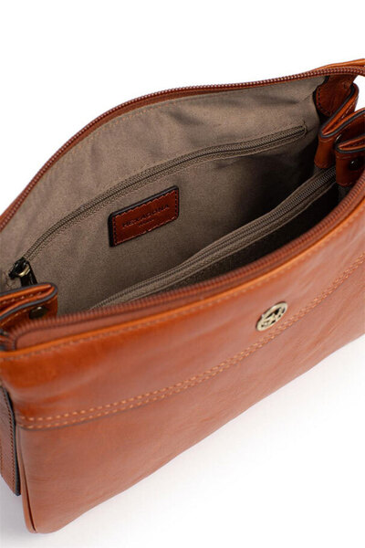 1920240-cognac-interieur