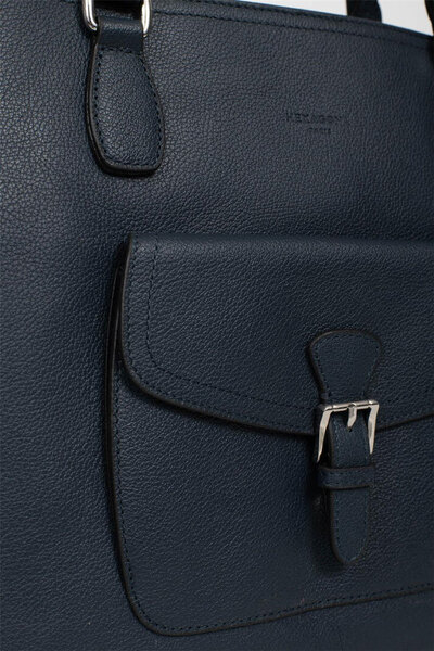 6880222-petrole-zoom