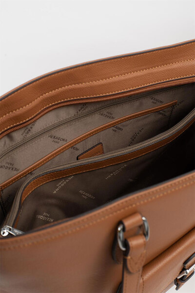 6880222-tan-interieur