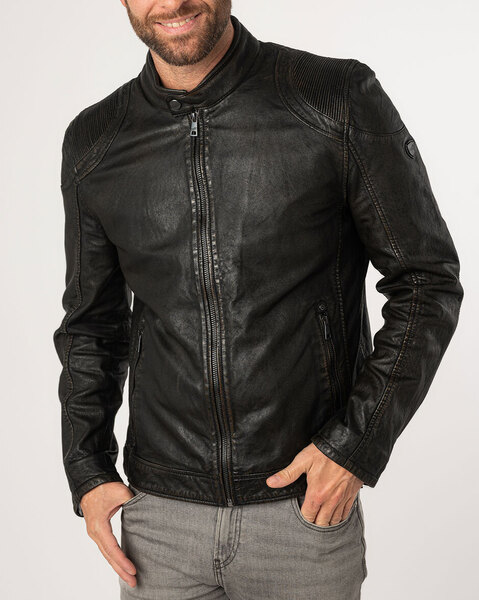 chesney-noir-face-principal