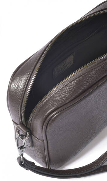 pochette-dragonne-en-cuir-de-vachette-135725(5)